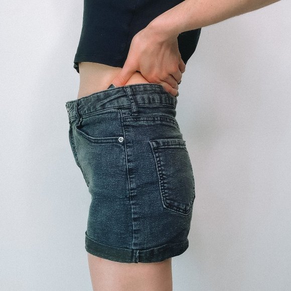 Forever21 Black High Waisted Rolled Jean Shorts - Picture 3 of 8